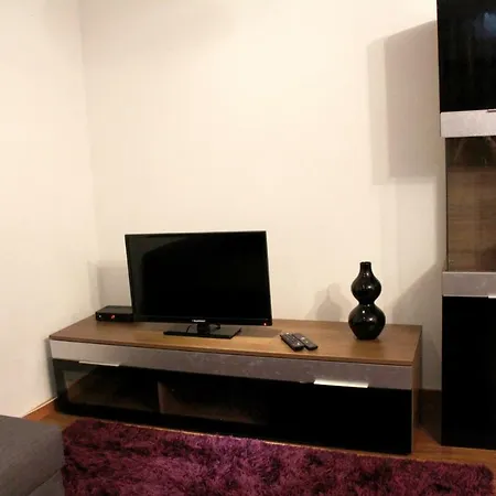 Feel Apartment *
